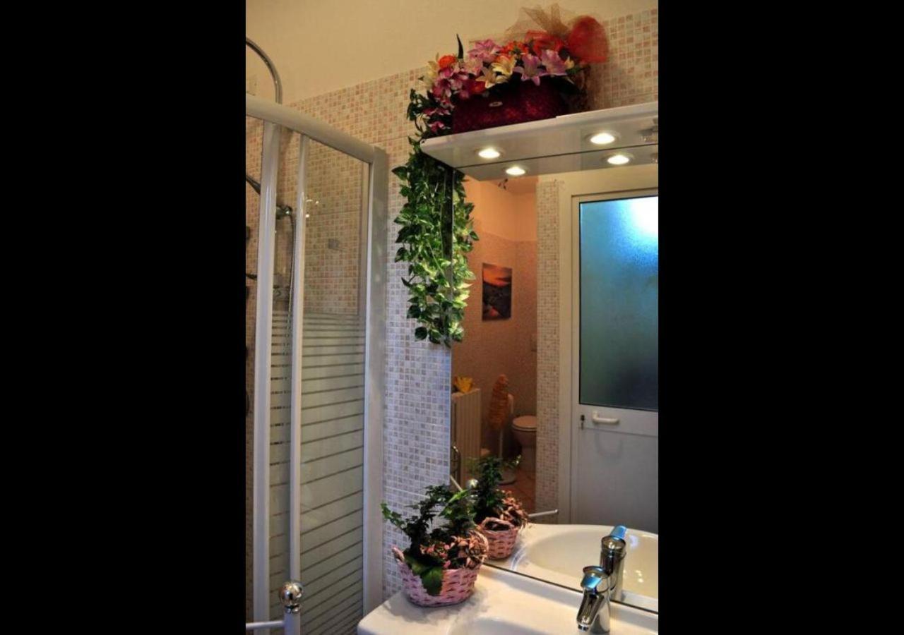 Altido Apt For 8 With Huge Terrace In Old Town Of Viareggio Exterior foto