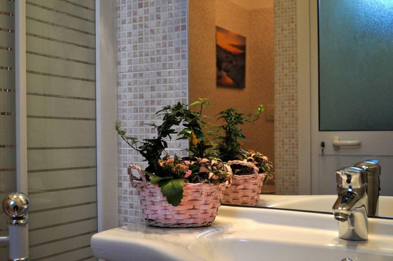 Altido Apt For 8 With Huge Terrace In Old Town Of Viareggio Exterior foto